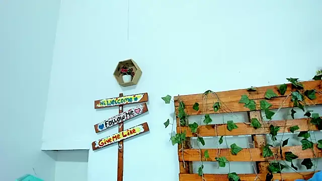 cris dulce online show from February 20, 1:26 am