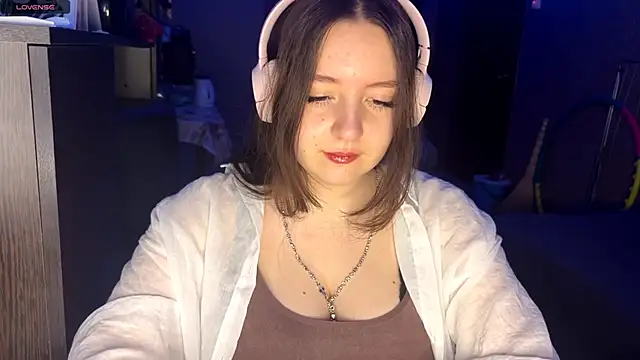 LauretteRagar online show from November 24, 6:21 pm