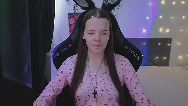 Luna Navy online show from February 14, 7:21 am