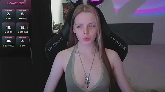 Luna Navy online show from December 3, 8:28 am