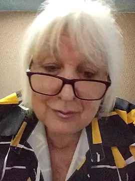 Alexia64231 online show from December 2, 4:53 pm