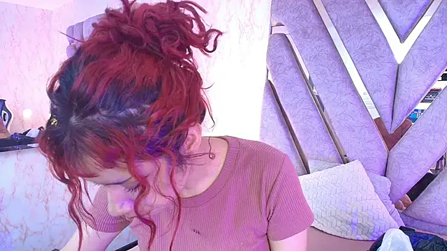 redd pandaa online show from December 4, 3:20 am