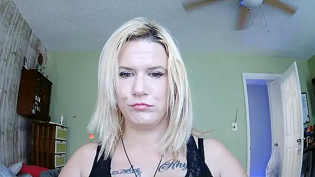 RhondaRump online show from October 3, 3:28 pm