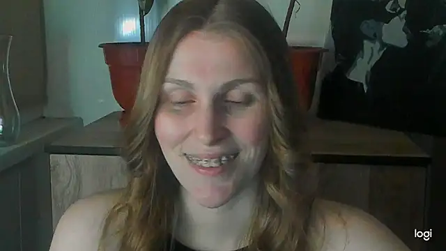 JuliaMuuun online show from May 27, 7:11 pm