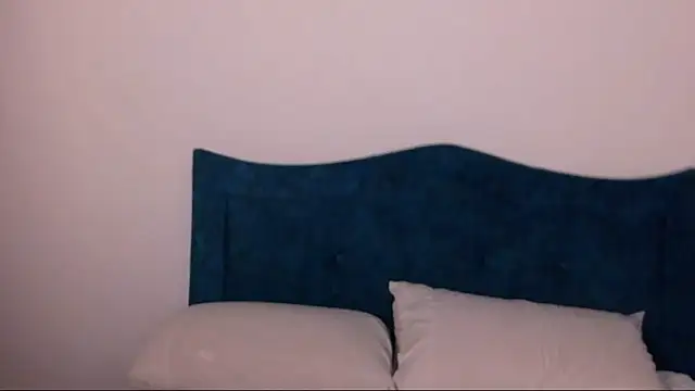 angelinhaaa online show from October 4, 1:44 am