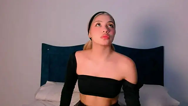 angelinhaaa online show from October 9, 1:21 am