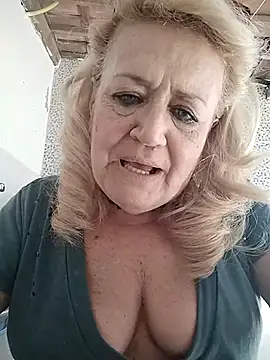 Snapshot of Belladama61 chatting on October 5, 1:38 pm Belladama61 online show from October 5, 1:38 pm