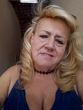 Snapshot of Belladama61 chatting on September 17, 11:19 am Belladama61 online show from September 17, 11:19 am