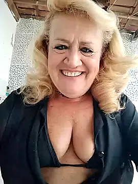 Snapshot of Belladama61 chatting on September 14, 5:11 pm Belladama61 online show from September 14, 5:11 pm