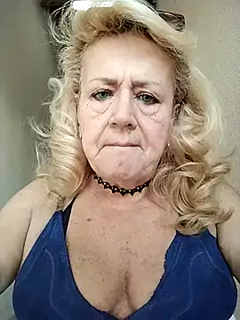 Snapshot of Belladama61 chatting on September 16, 11:18 am Belladama61 online show from September 16, 11:18 am