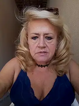 Snapshot of Belladama61 chatting on September 22, 11:19 am Belladama61 online show from September 22, 11:19 am