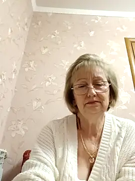 AlikaSwan5821 online show from December 16, 9:42 pm