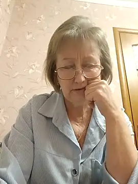 AlikaSwan5821 online show from February 12, 9:27 pm