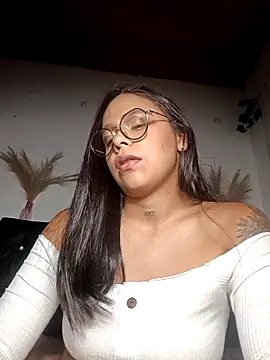 linda698049 online show from October 6, 6:30 am