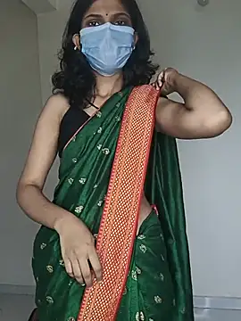 Shivani2002 online show from July 14, 11:37 am
