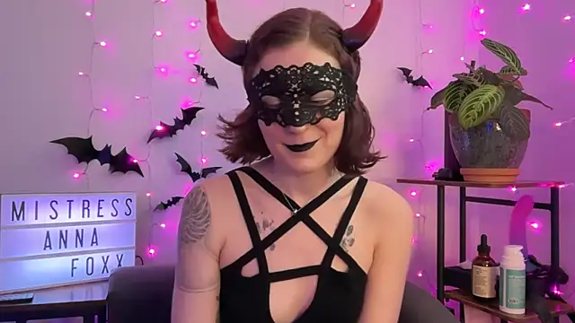 mistressannafoxx online show from October 30, 9:16 pm
