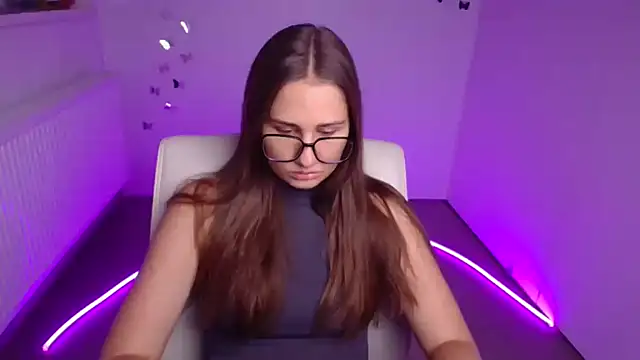 Stefanie Sweet online show from September 12, 5:30 am