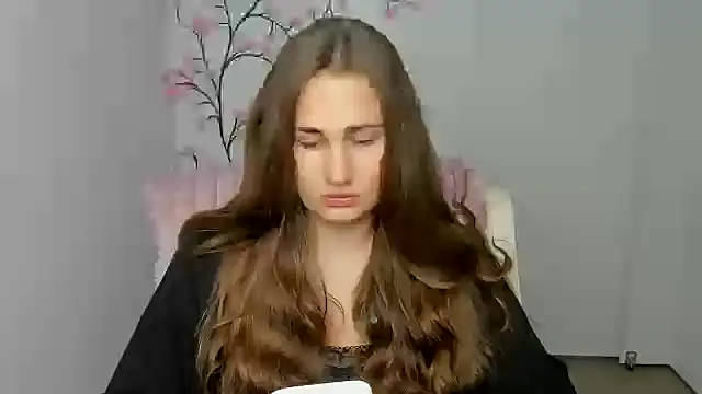 Stefanie Sweet online show from June 17, 5:42 am