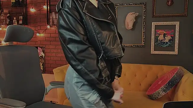 BethanyCloud online show from April 3, 1:42 pm