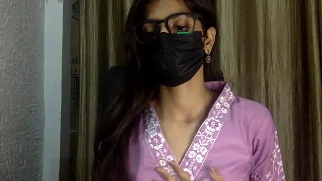 Snapshot of _kamyaa09 chatting on October 14, 9:23 am  kamyaa09 online show from October 14, 9:23 am