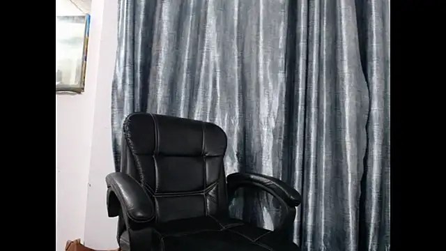 Snapshot of _kamyaa09 chatting on September 19, 4:33 am  kamyaa09 online show from September 19, 4:33 am