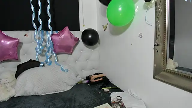 evelynesex online show from March 17, 5:44 am