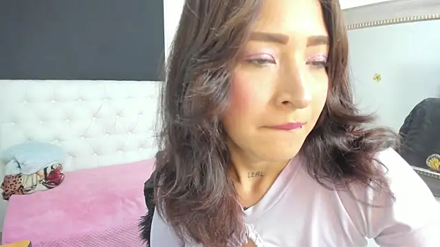 Snapshot of evelynesex chatting on September 11, 2:56 am evelynesex online show from September 11, 2:56 am