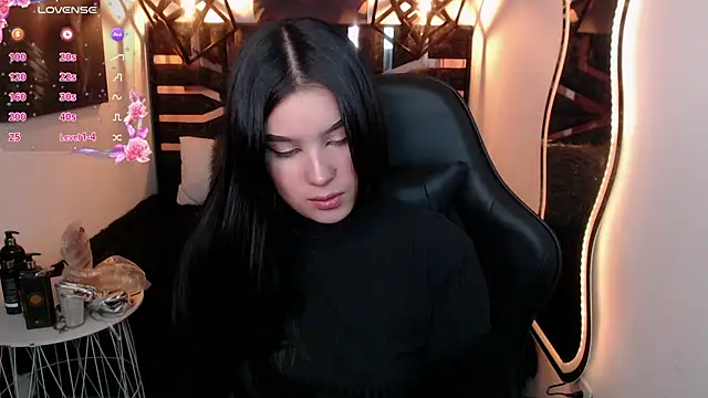 Natalie loffreda online show from April 7, 7:49 pm