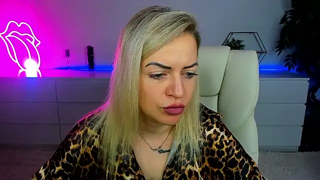 Anna Snows online show from September 18, 5:39 am