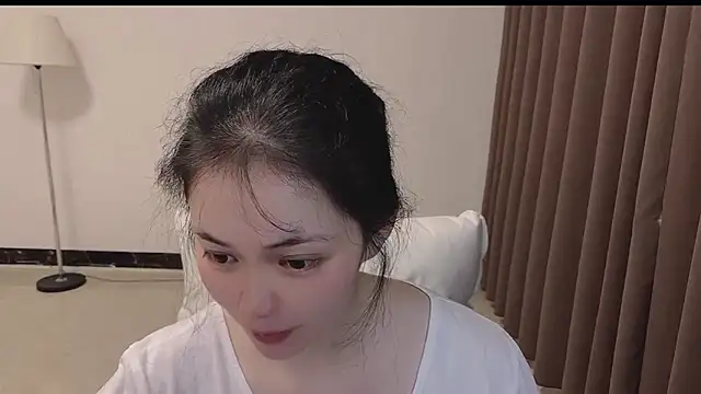 Snapshot of zora-168 chatting on October 21, 3:43 am zora-168 online show from October 21, 3:43 am