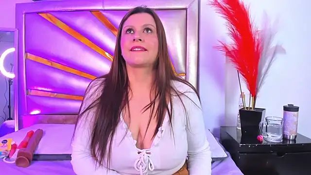 miiaStorm online show from February 14, 4:36 am