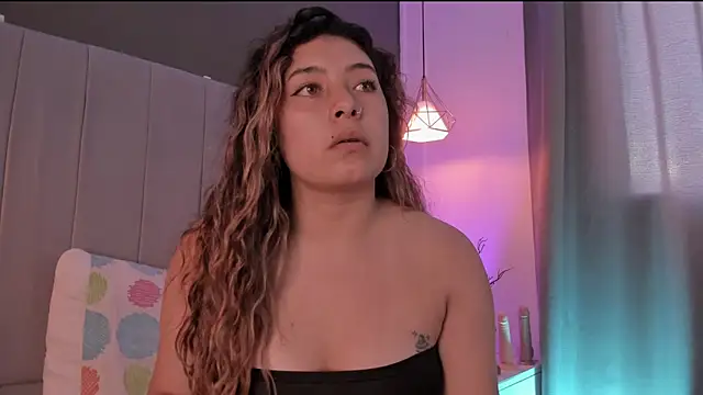 valeria rouse28 online show from December 13, 8:37 pm