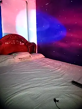 Linda Saenz  online show from September 29, 10:37 pm