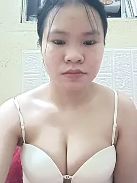 emyeuhss online show from January 15, 6:47 pm