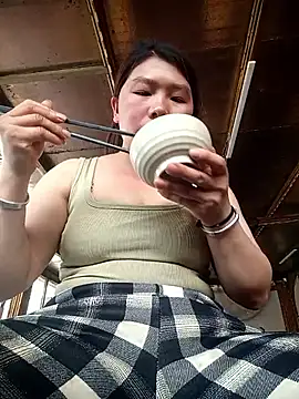 quynhkoolbae online show from March 2, 7:15 am