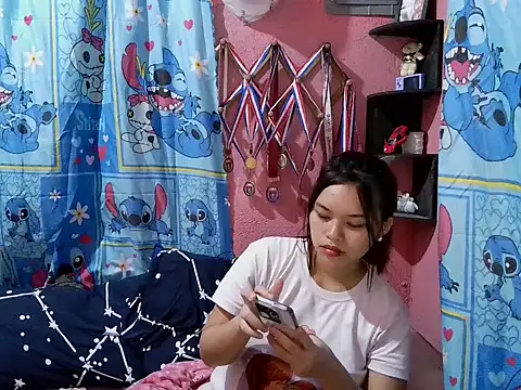 nanagrl online show from April 18, 10:51 am