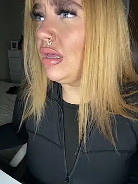 MysteriousMylaX online show from November 3, 2:32 pm