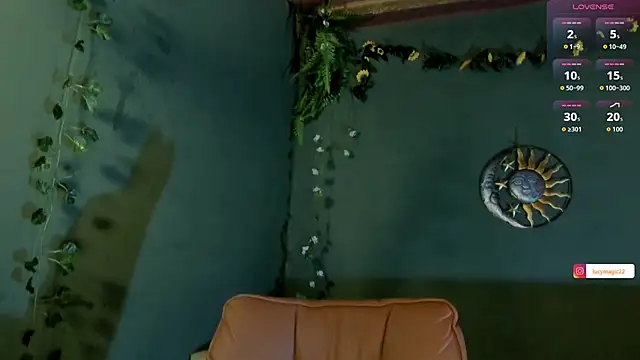 lucymagical1 online show from February 15, 3:09 am