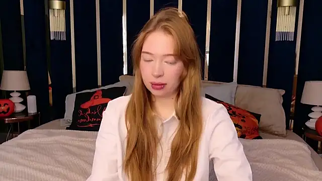 Snapshot of Gwen_Greens chatting on October 20, 11:41 pm Gwen Greens online show from October 20, 11:41 pm