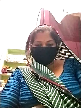 Rajnee33A online show from April 19, 6:10 pm