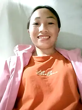 lucybaby00 online show from April 1, 1:41 pm