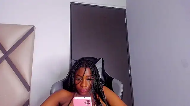 Queen-00 online show from October 18, 8:43 pm