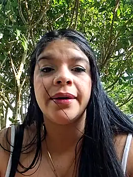 Snapshot of Eiimy_pretty chatting on October 21, 8:35 pm Eiimy pretty online show from October 21, 8:35 pm