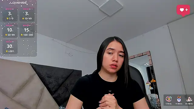 SaraWagner  online show from March 13, 12:34 am