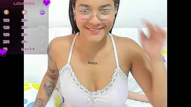 Snapshot of Leylaa1 chatting on September 17, 4:27 pm Leylaa1 online show from September 17, 4:27 pm