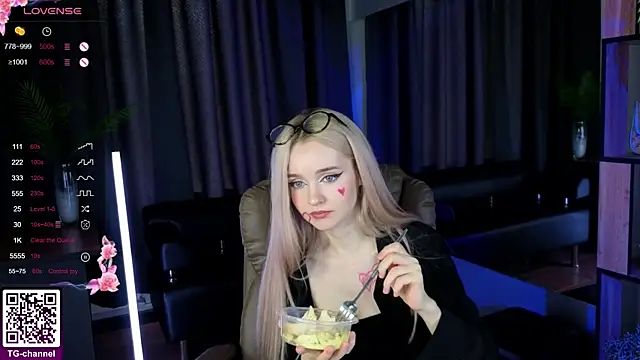 exxxcore  online show from November 11, 4:41 am