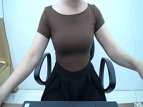  Lady- online show from April 7, 7:21 am