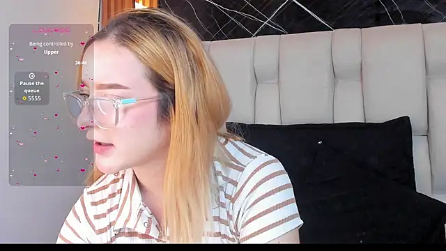 kristal joi dl online show from November 10, 1:50 pm