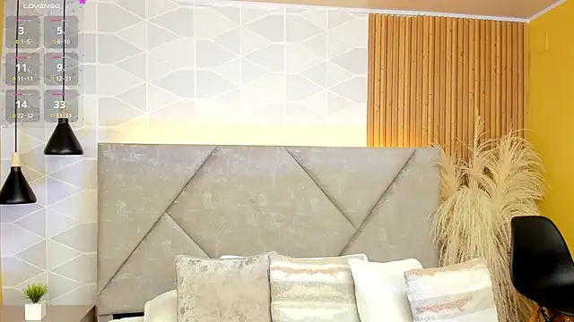 Brunnette Sensation online show from November 24, 6:32 pm