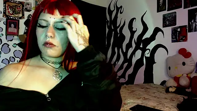 Snapshot of MistressMariam_ chatting on September 30, 10:47 pm MistressMariam  online show from September 30, 10:47 pm